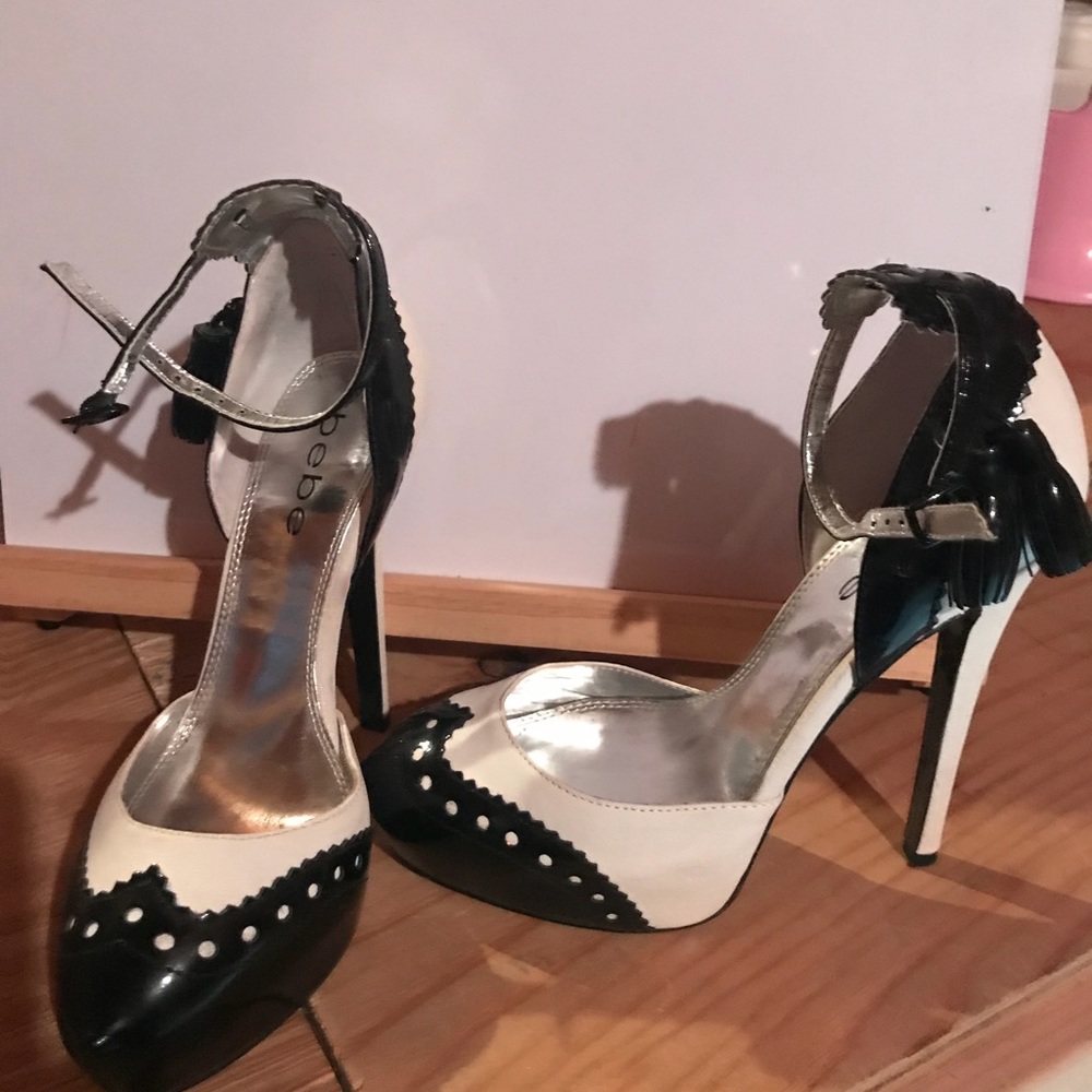 Pointy toe heels